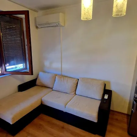 Jani Apartment *